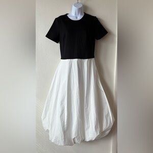 KARL LAGERFELD PARIS
Women's Bubble Skirt Midi Dress size M.